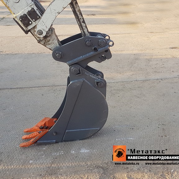 Ковш универсальный DB_BL-0,22-800 для экскаватора-погрузчика (JCB 3CX/4CX/5CX)